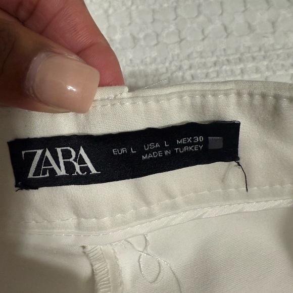 Elegant White High-waist Women's Shorts - Picture 9 of 11